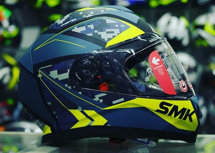 SMK Helmets available in Bangladesh market