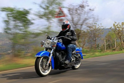 Motorcycle riding tips